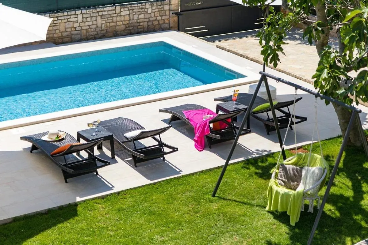 Villa Pietra Galizana 0*,